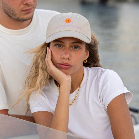 Casquette Cali Sable, broderies fluo , satin & métal