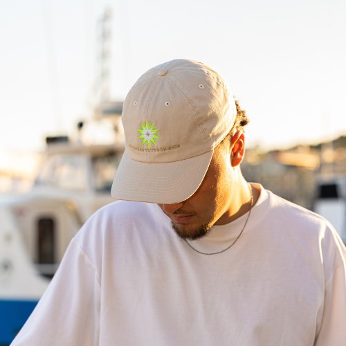 Casquette Alto couleur beige, broderie vert fluo et métallique shooting homme